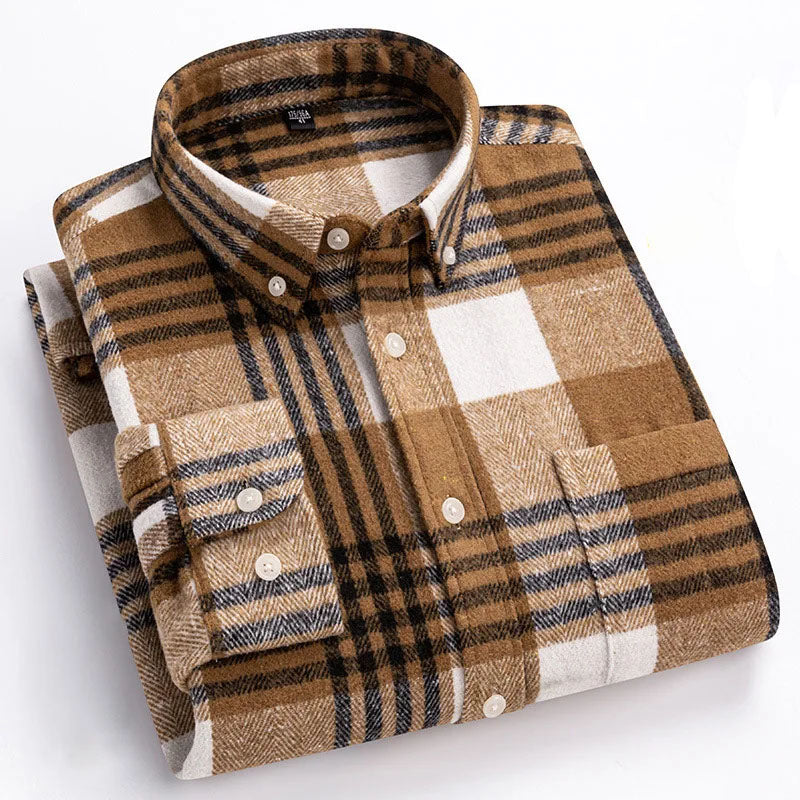 Flannel shirt for men with button down collar, chest pocket and tailored fit