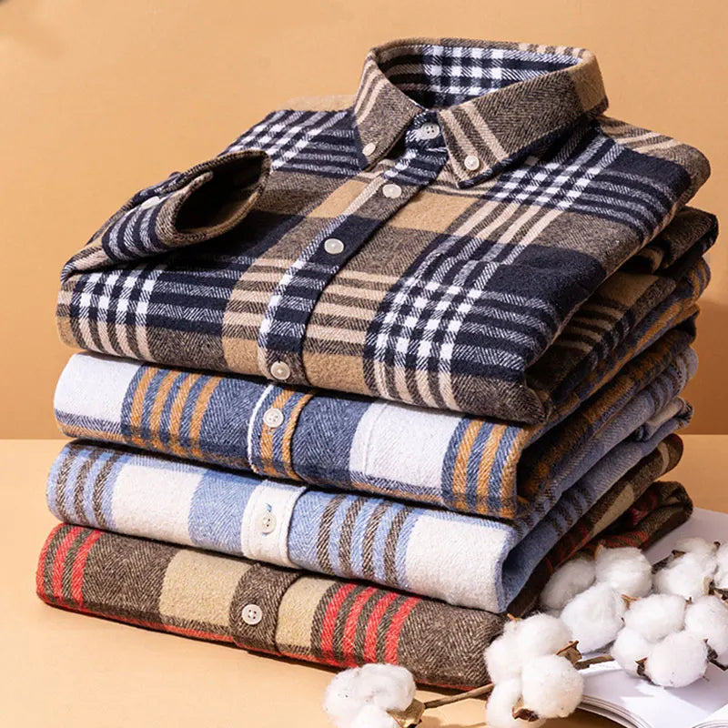 Flannel shirt for men with button down collar, chest pocket and tailored fit