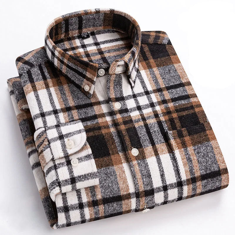 Flannel shirt for men with button down collar, chest pocket and tailored fit