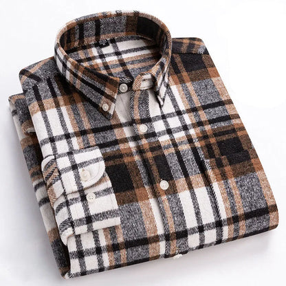 Flannel shirt for men with button down collar, chest pocket and tailored fit