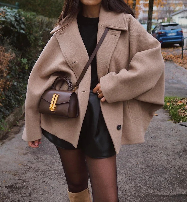 Single breasted coat for women with turn-down collar and pockets