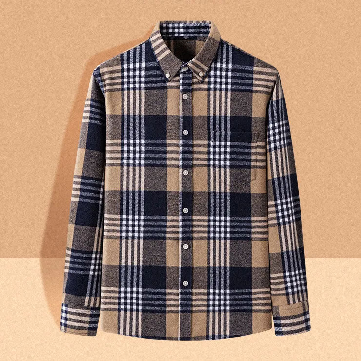 Flannel shirt for men with button down collar, chest pocket and tailored fit