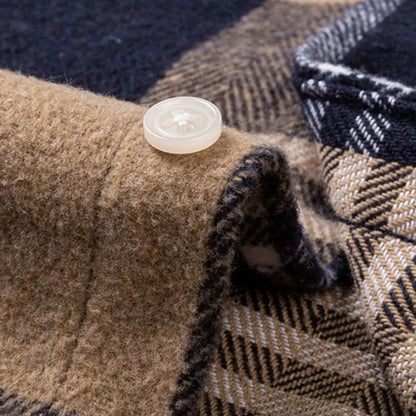 Flannel shirt for men with button down collar, chest pocket and tailored fit
