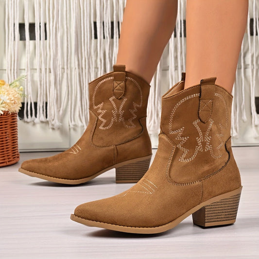 Cowboy boots for women with pointed toe, wide-calf fit and western stitching