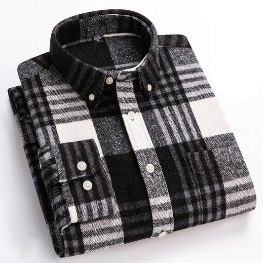 Flannel shirt for men with button down collar, chest pocket and tailored fit
