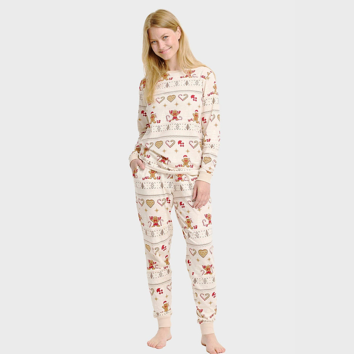 Christmas pajamas for women with gingerbread print, long sleeve set