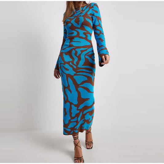Maxi sweater dress for women with long sleeves and flared cuffs