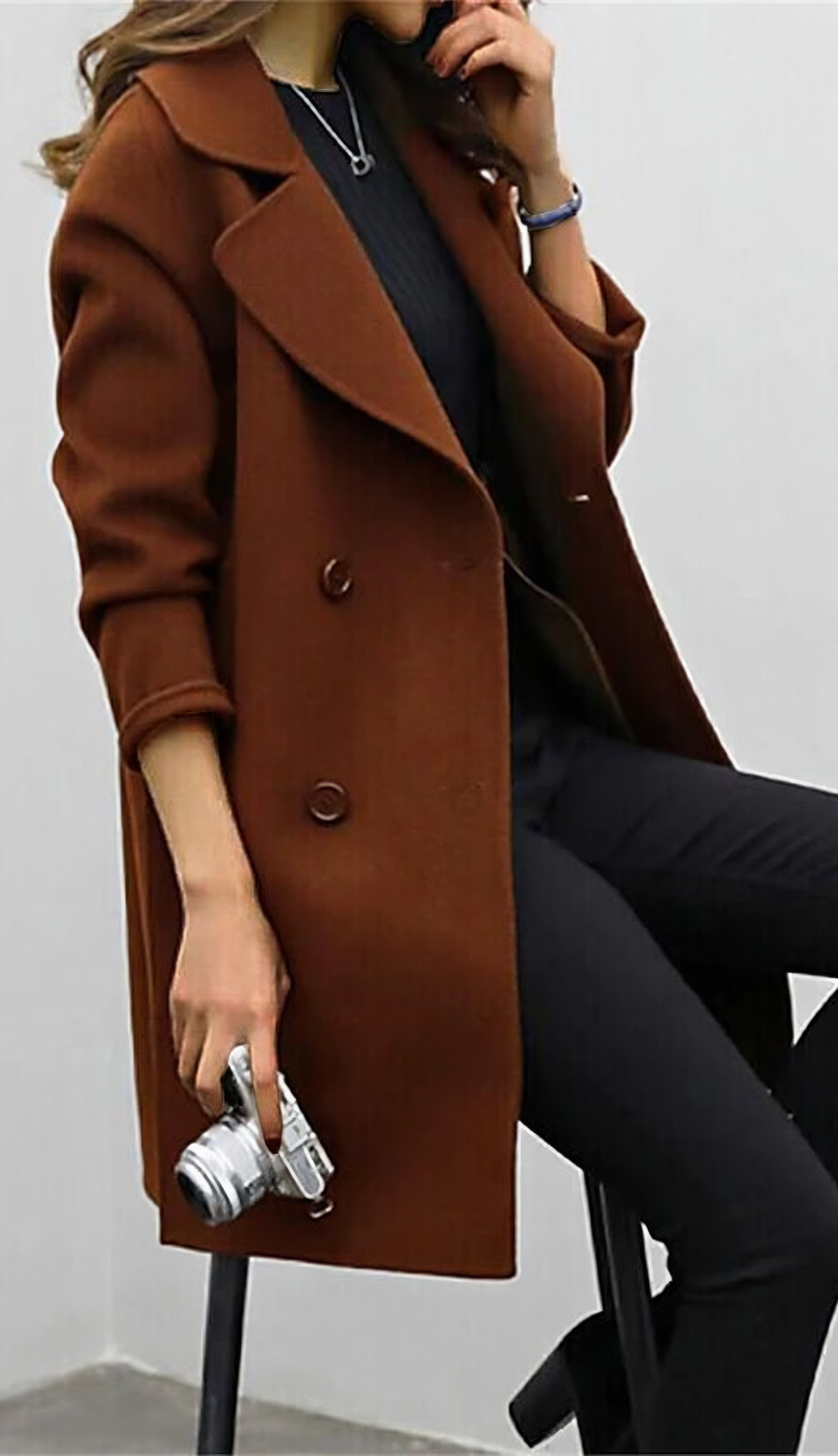 Double breasted coat for women with wide lapel collar, knee length