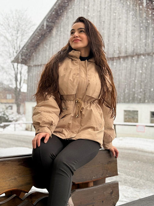 Puffer jacket with hood and drawstring waist for women