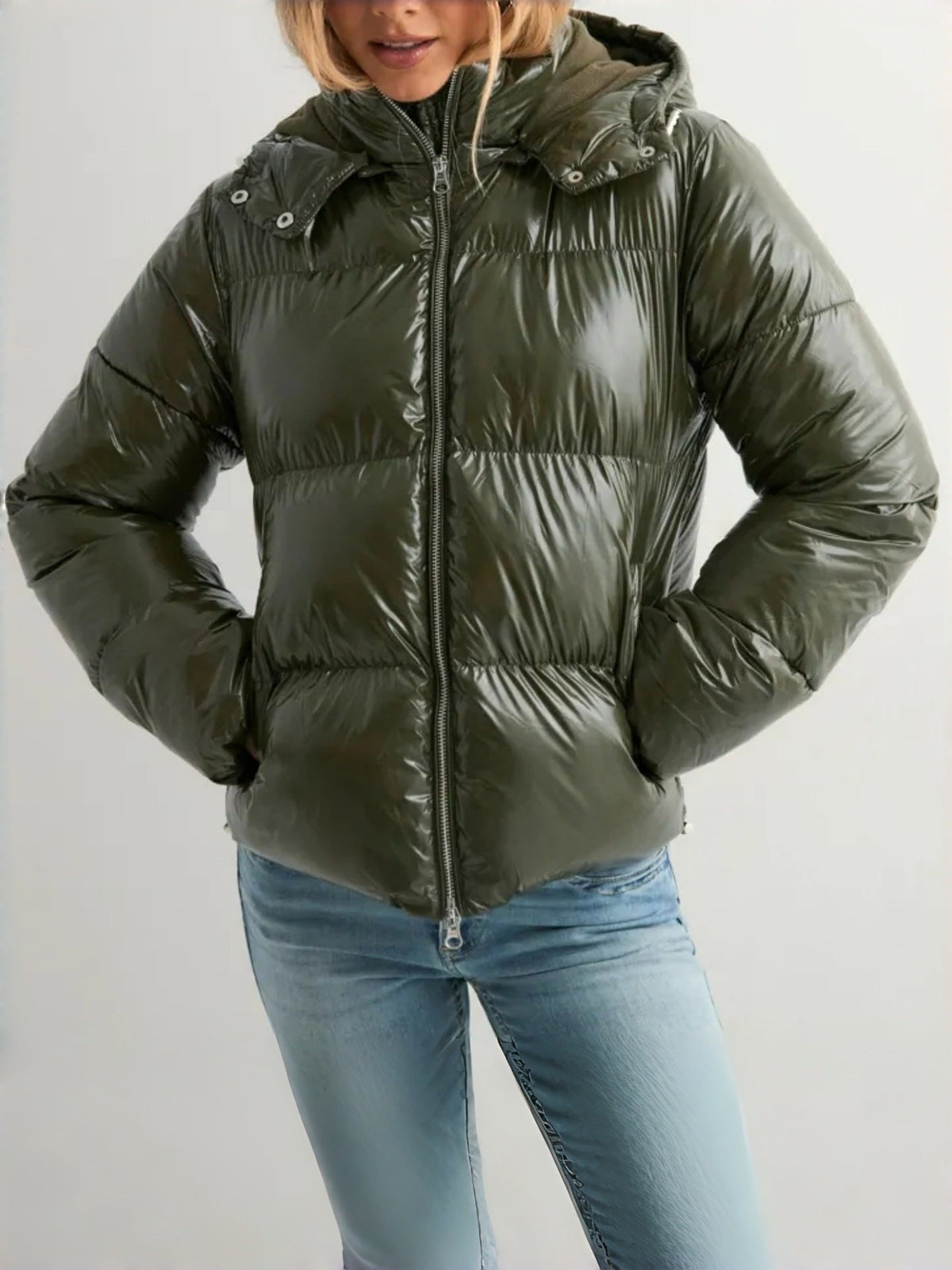 Womens puffer jacket with adjustable hood, elasticated cuffs and zip pockets