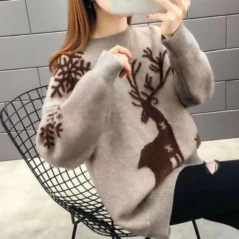 Womens christmas sweater with reindeer and snowflake design, oversized fit, ribbed cuffs