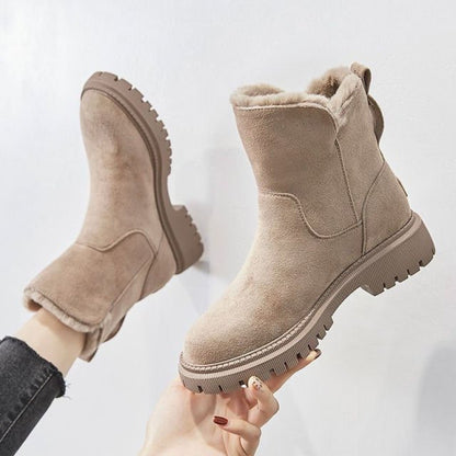 Women's winter boots with side zip and chunky platform sole