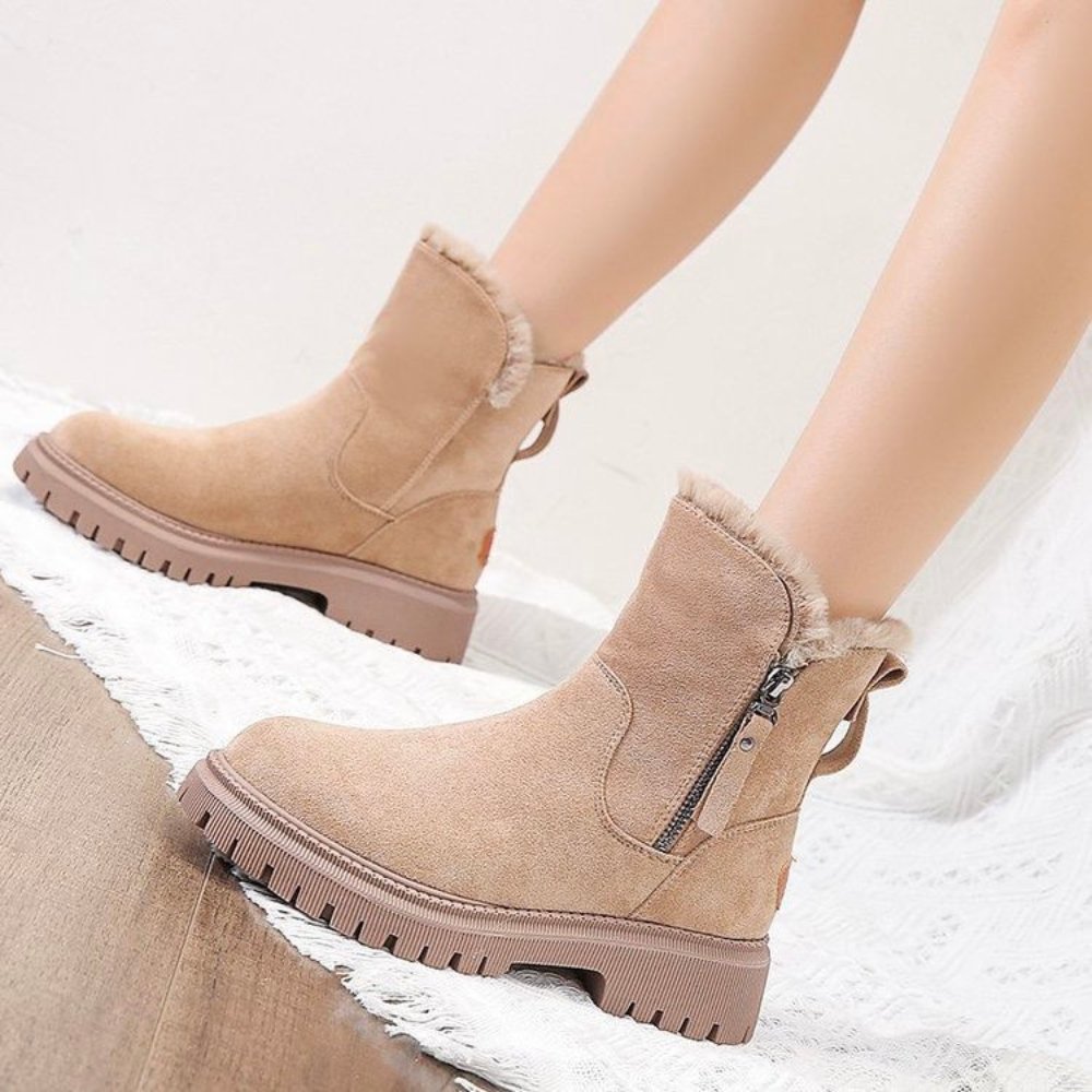 Women's winter boots with side zip and chunky platform sole