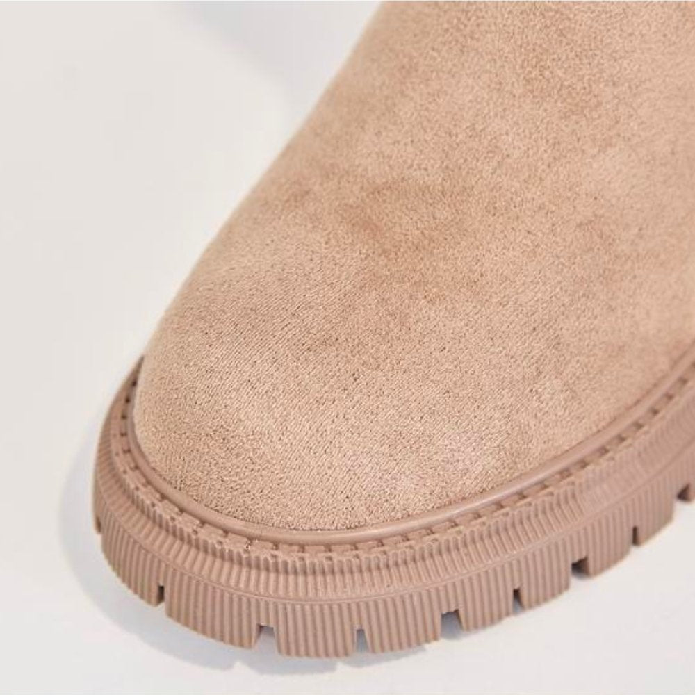 Women's winter boots with side zip and chunky platform sole