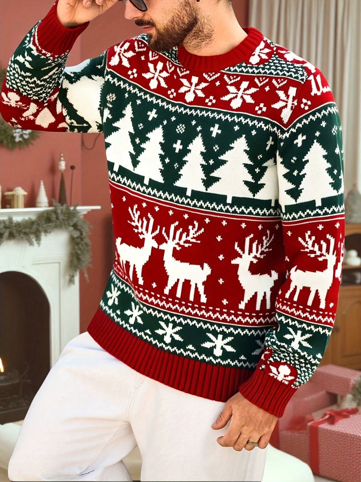 Men's ugly christmas sweater with crew neck and reindeer pattern