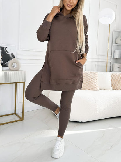 Hoodies and leggings set for women with kangaroo pocket and side slits