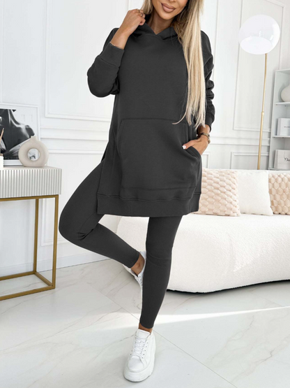 Hoodies and leggings set for women with kangaroo pocket and side slits