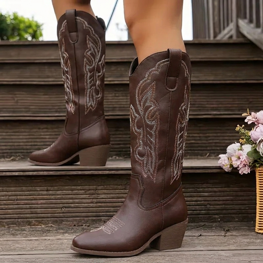 Cowboy boots for women with embroidery, pointed toe and block heel